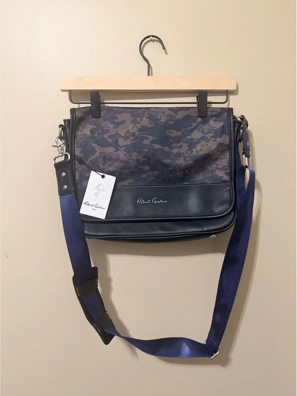 Robert Graham Cormac Navy Camo Crossbody Messenger Bag NWT MSRP $198